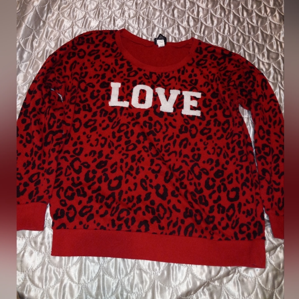 TORRID Size 0 Red leopard Print Love Sweatshirt